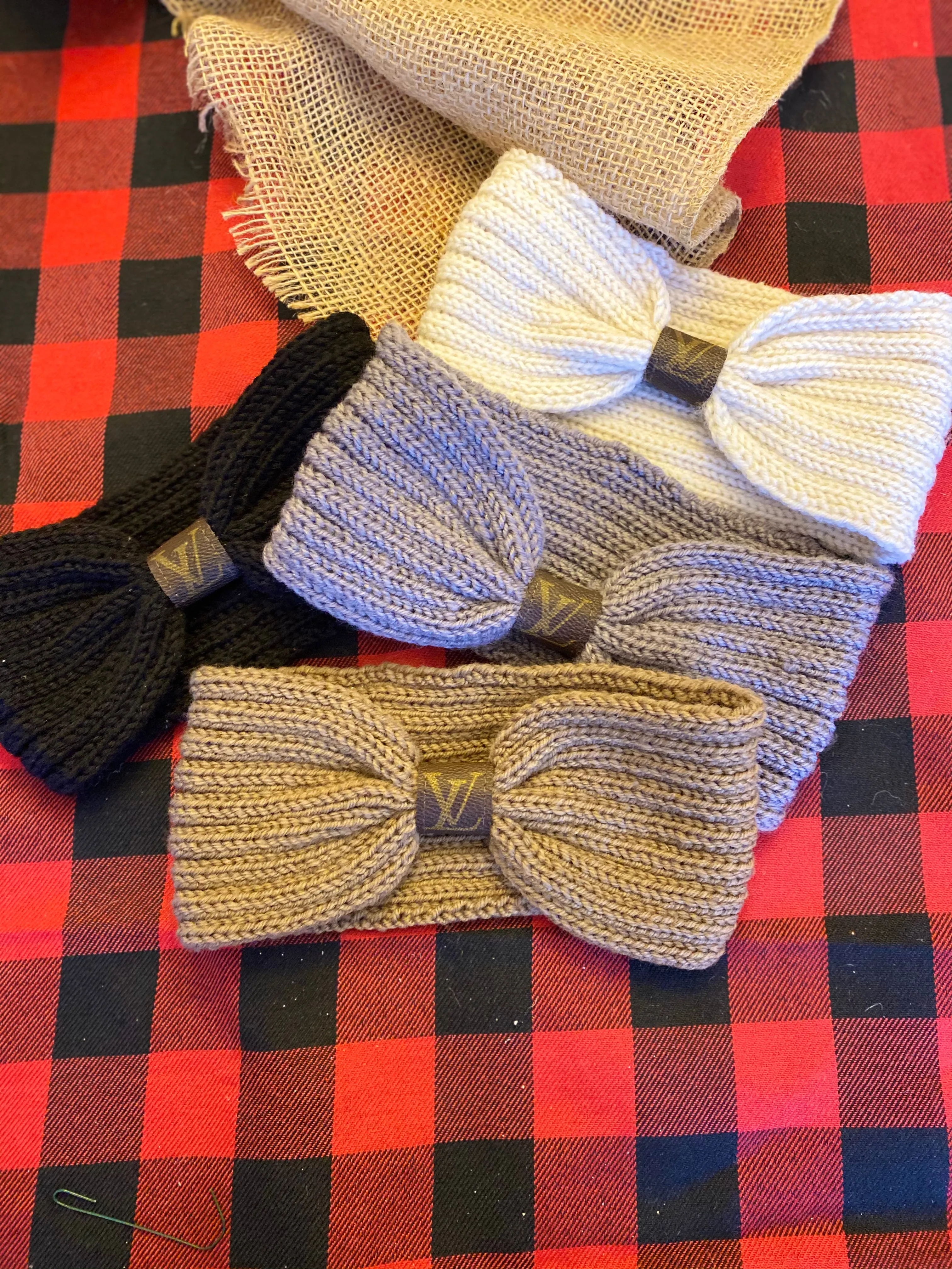 Ear Warmer in Gg and LV